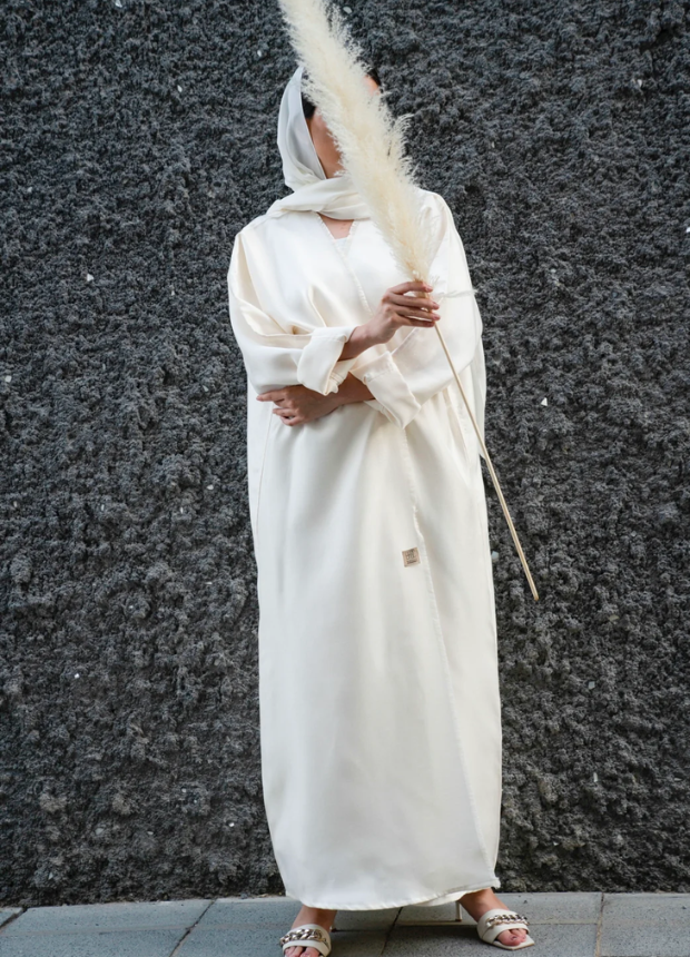 Elegant White Abaya 1